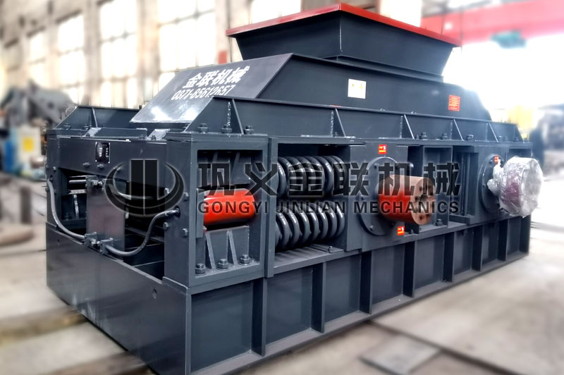 小型對(duì)輥式破碎機(jī)多少錢(qián)一臺(tái)，哪個(gè)廠家價(jià)格實(shí)惠？