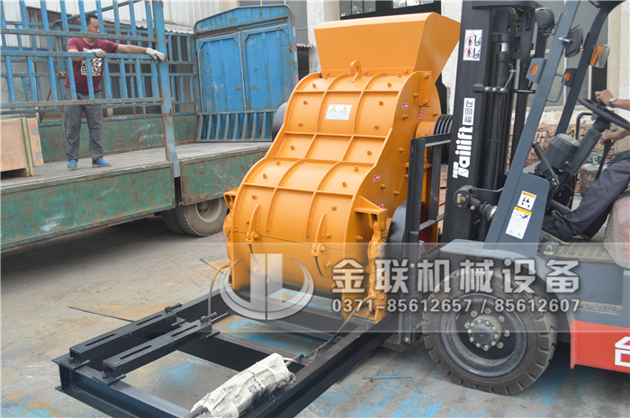 時產(chǎn)15噸煤泥粉碎機哪個廠家好，有哪些型號可選？